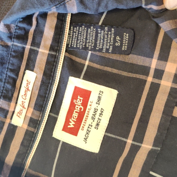 Wrangler Long Sleeved Shirt - Picture 7 of 8